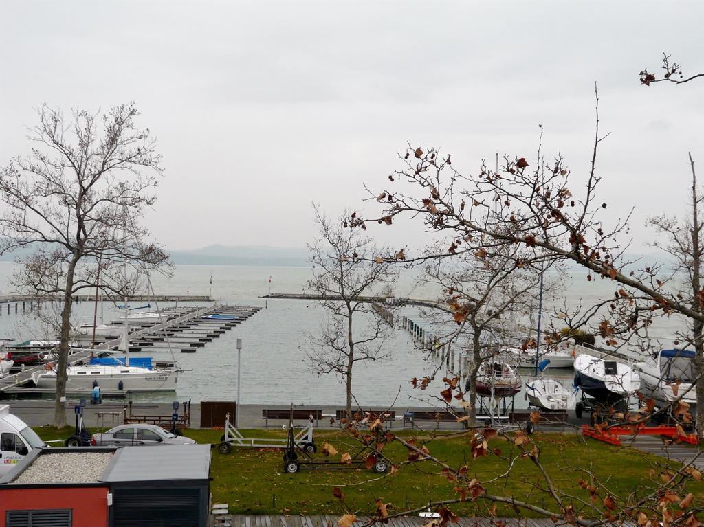 Gemini Superior Apartman & Yacht Apartment Balatonlelle Exterior photo